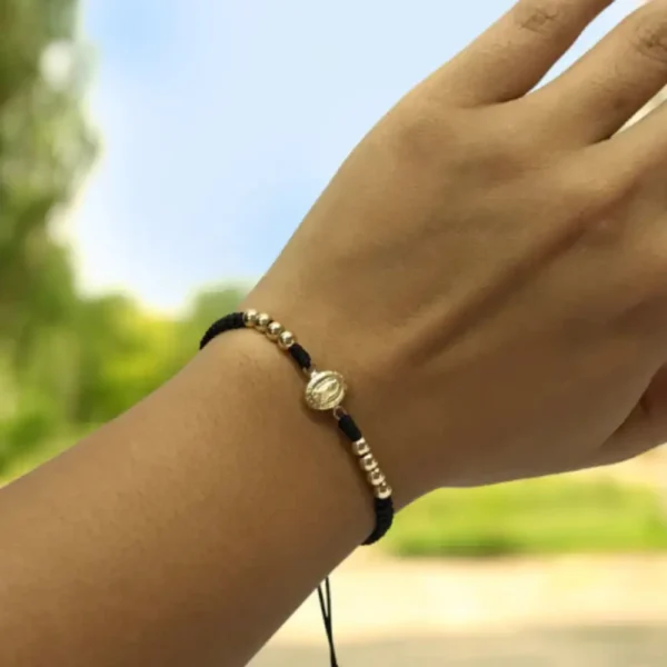 Manilla tejida virgen de guadalupe en oro laminado 18k