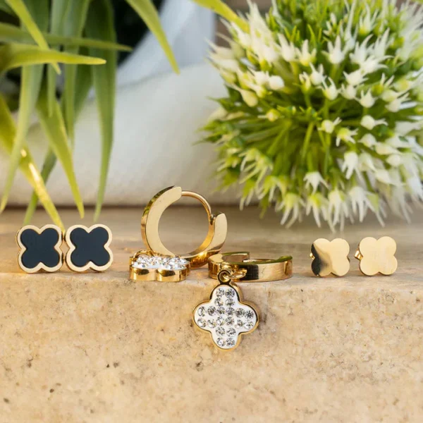 Aretes versace tipo trébol oro laminado