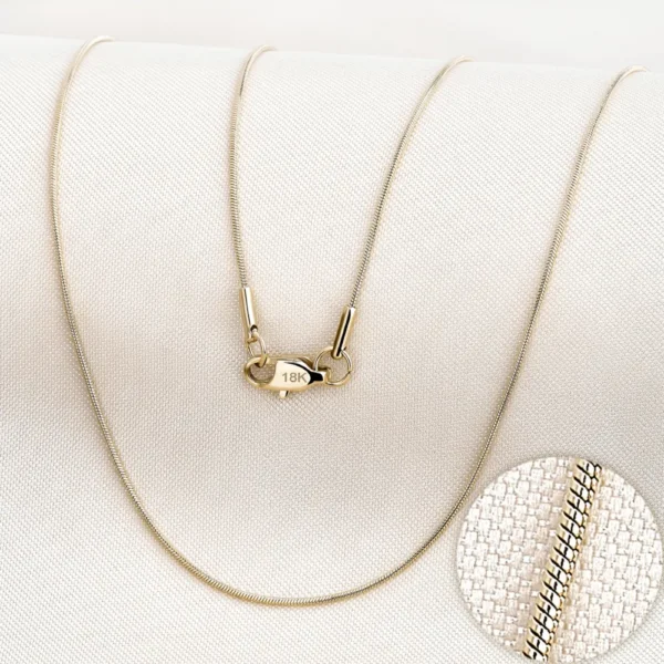 Cadena tipo hilo en oro laminado 18k para mujer