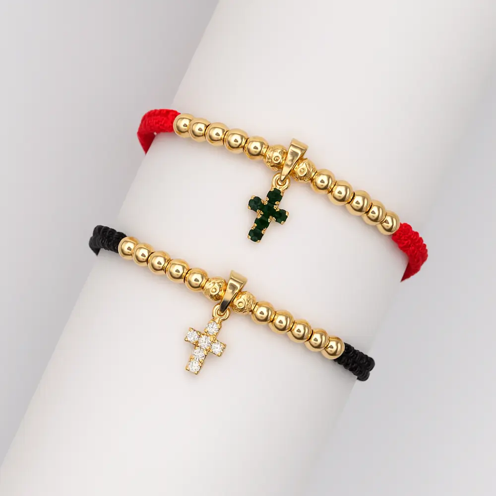 pulseras parejas oro laminado, sobre fondo blanco