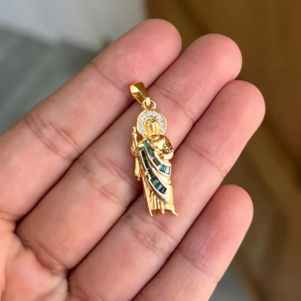 Dije San Judas Tadeo en oro laminado 18K sobre mano